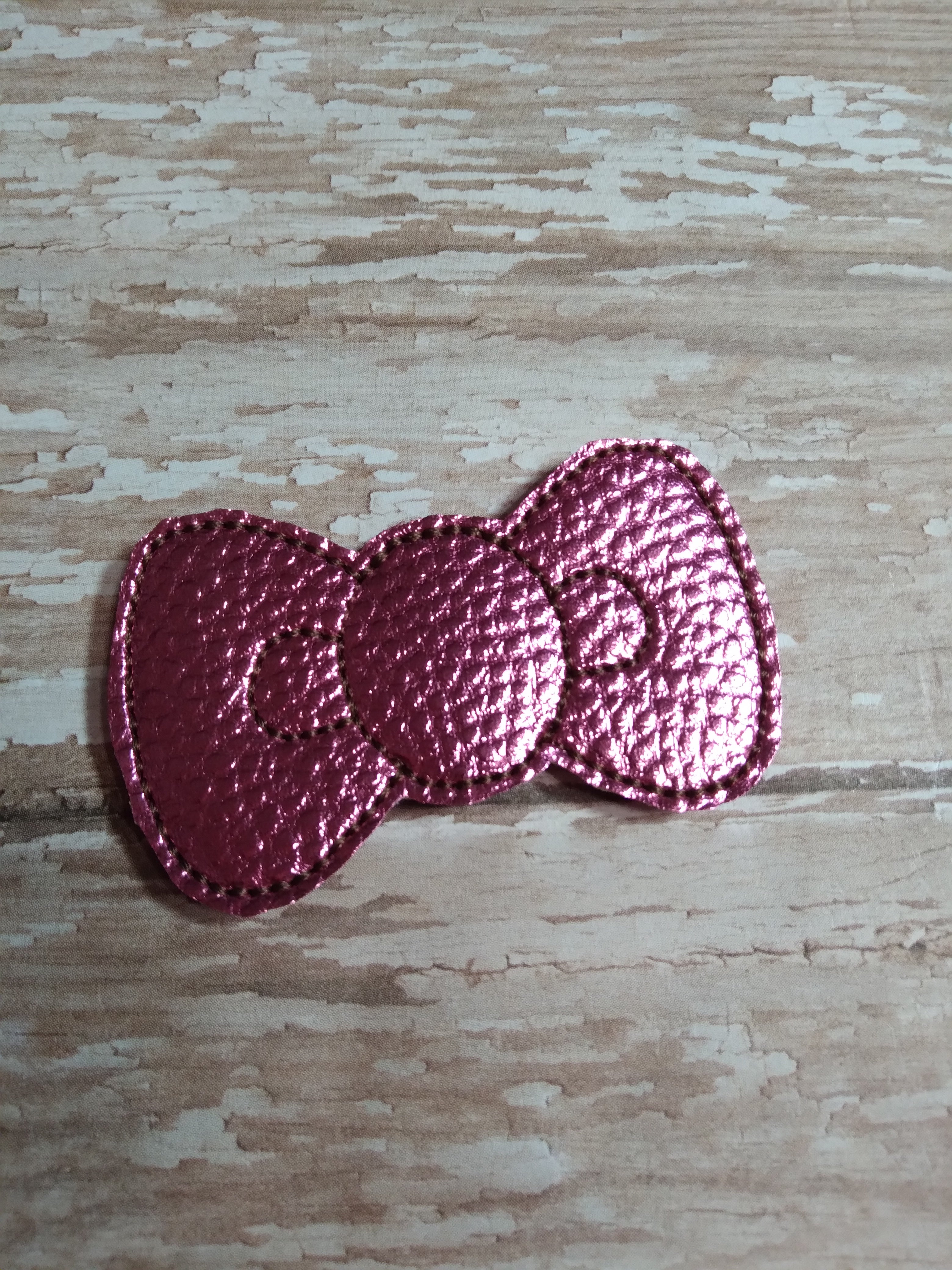 Simple Bow Metallic Pebble